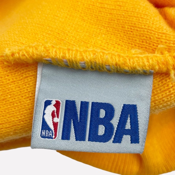 NBA Los Angeles Lakers Embroidered Yellow Beanie Cap - Picture 3 of 4